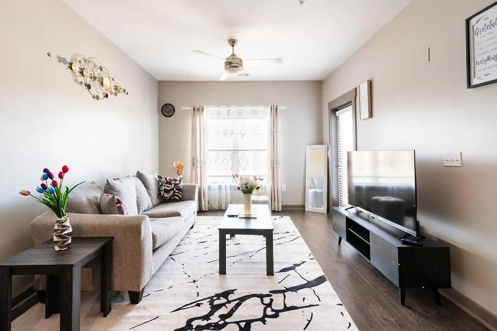 Charming Uptown Studio With, Pool, Bar, Shops Charlotte Apartment