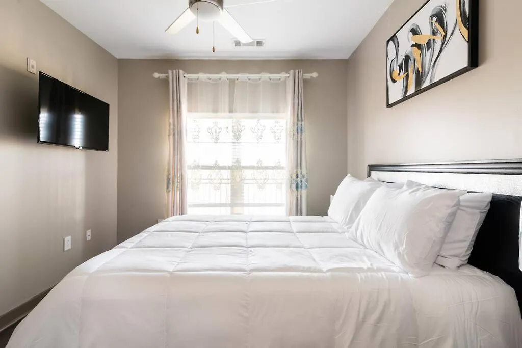 Apartment Charming Uptown Studio With, Pool, Bar, Shops Charlotte United States